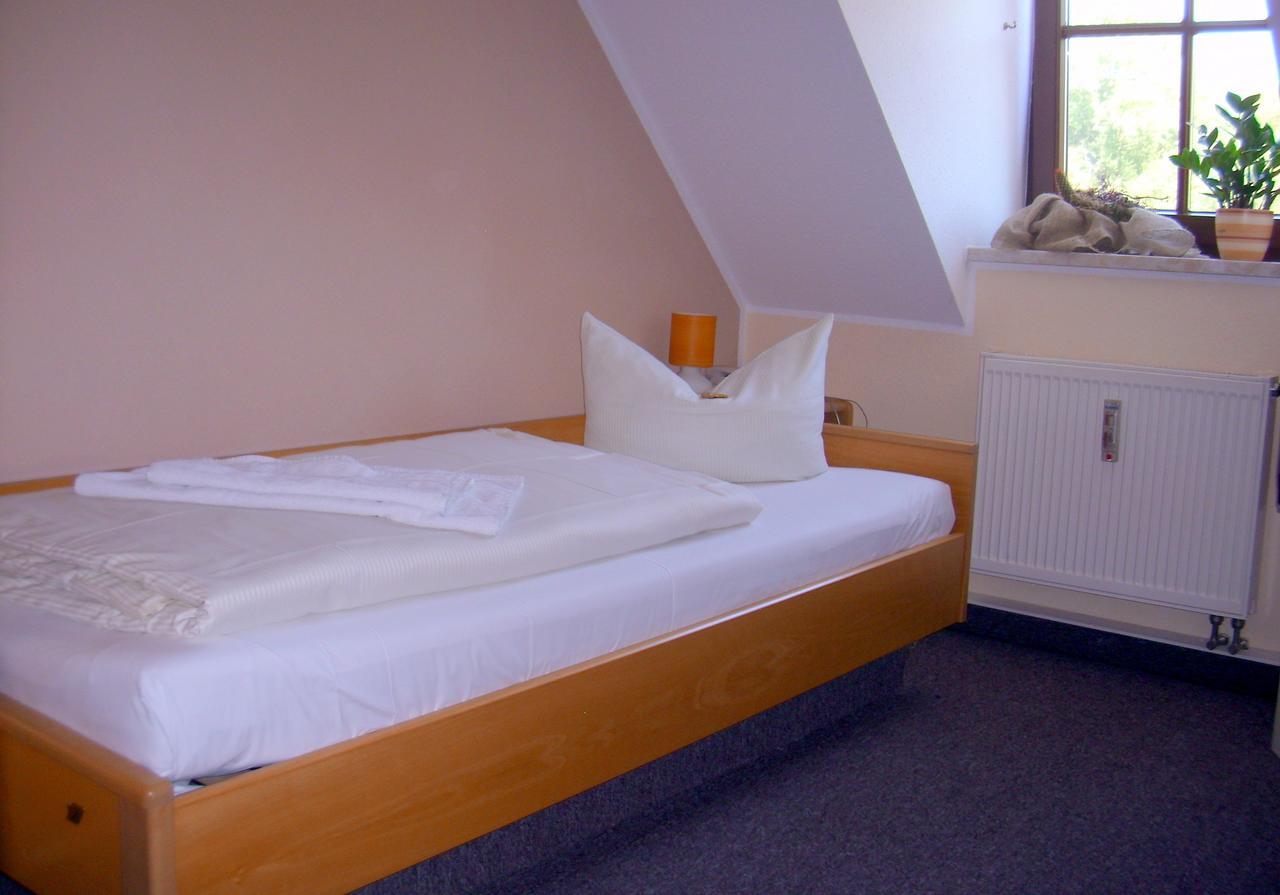 Elegant-Hotel "Zur Burg" Posterstein Kamer foto