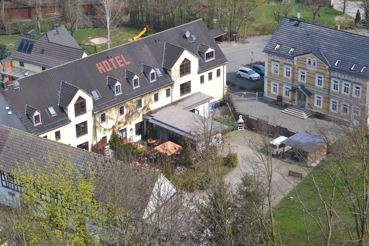 Elegant-Hotel "Zur Burg" Posterstein Buitenkant foto